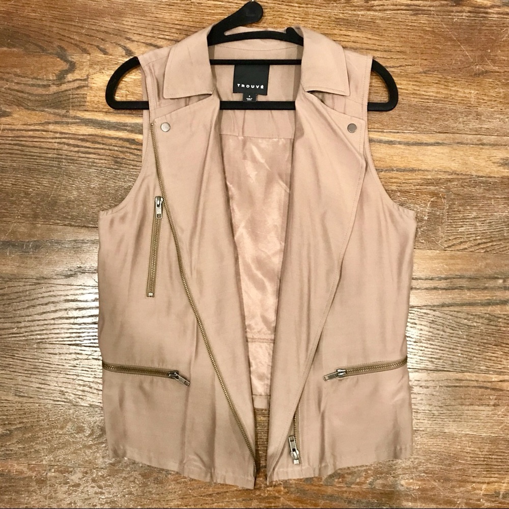 Brand New Tan Trouve Vest